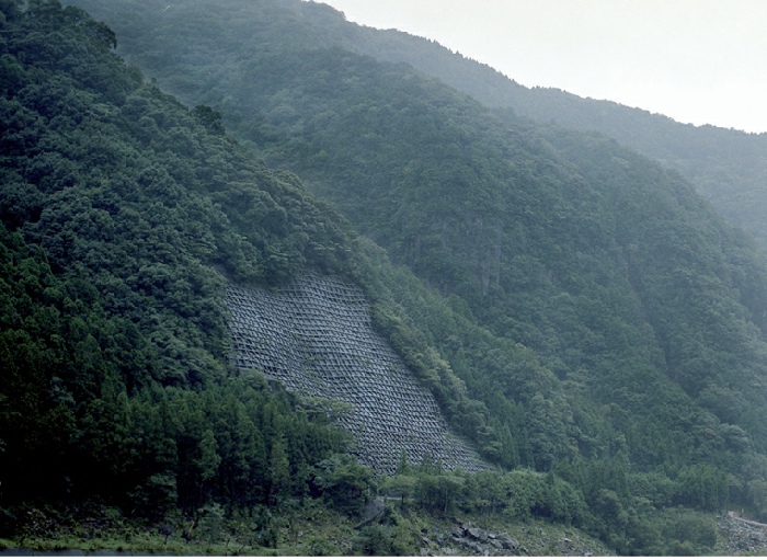 Julien Guinand, Une vallée, Japon, depuis 2015 (série en cours). Photographie, 110 x 130 cm. 